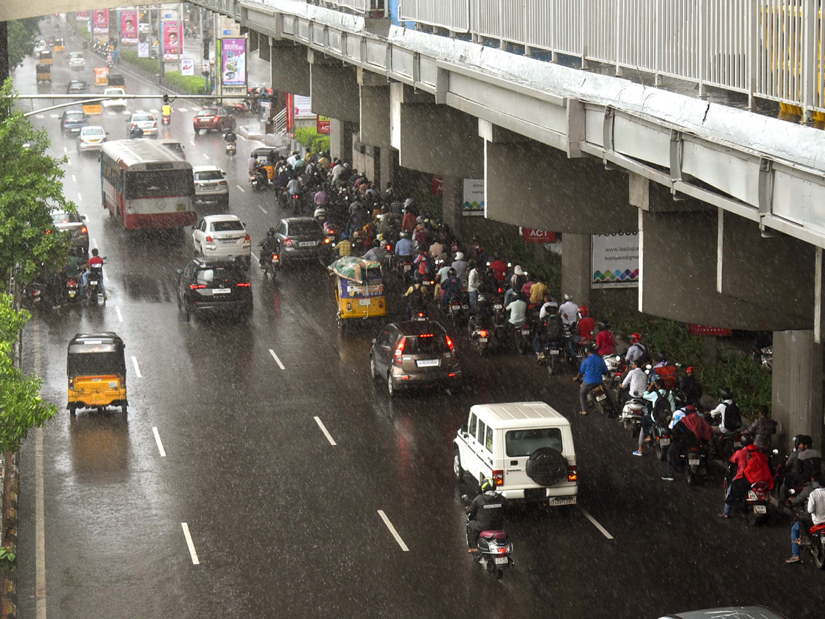 Heavy Rains In Hyderabad Photo Gallery - Sakshi9