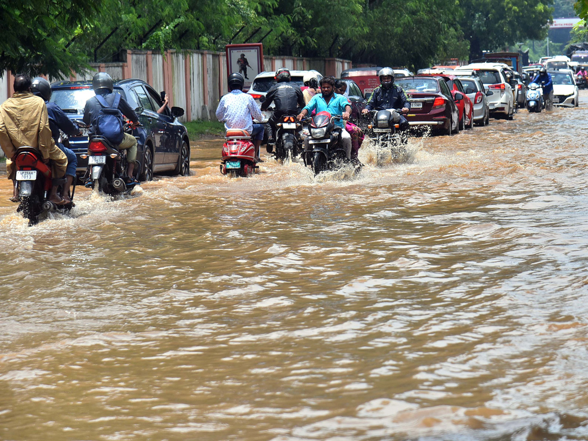 Heavy Rains In Hyderabad Photo Gallery - Sakshi10