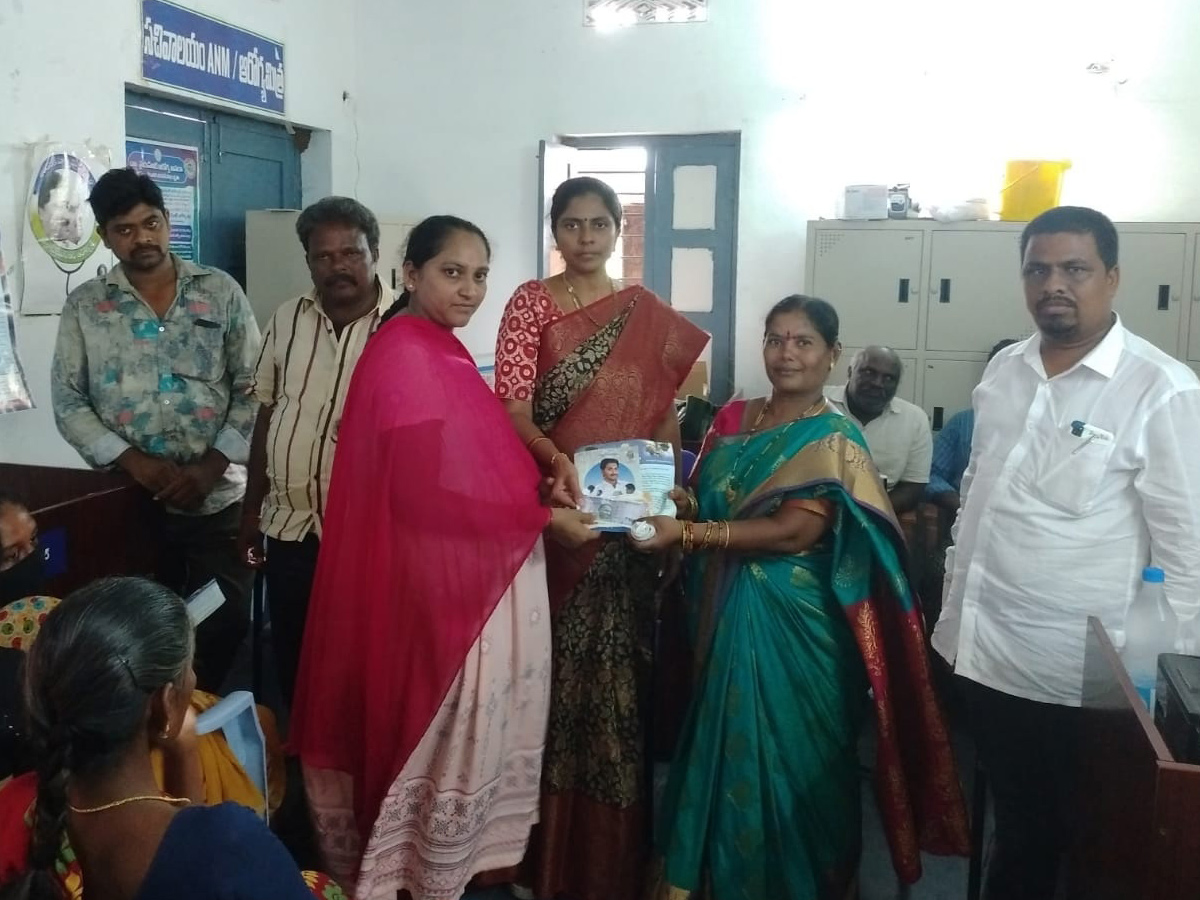 YSR Pensions Home Delivery In All Over AP Photo Gallery - Sakshi15
