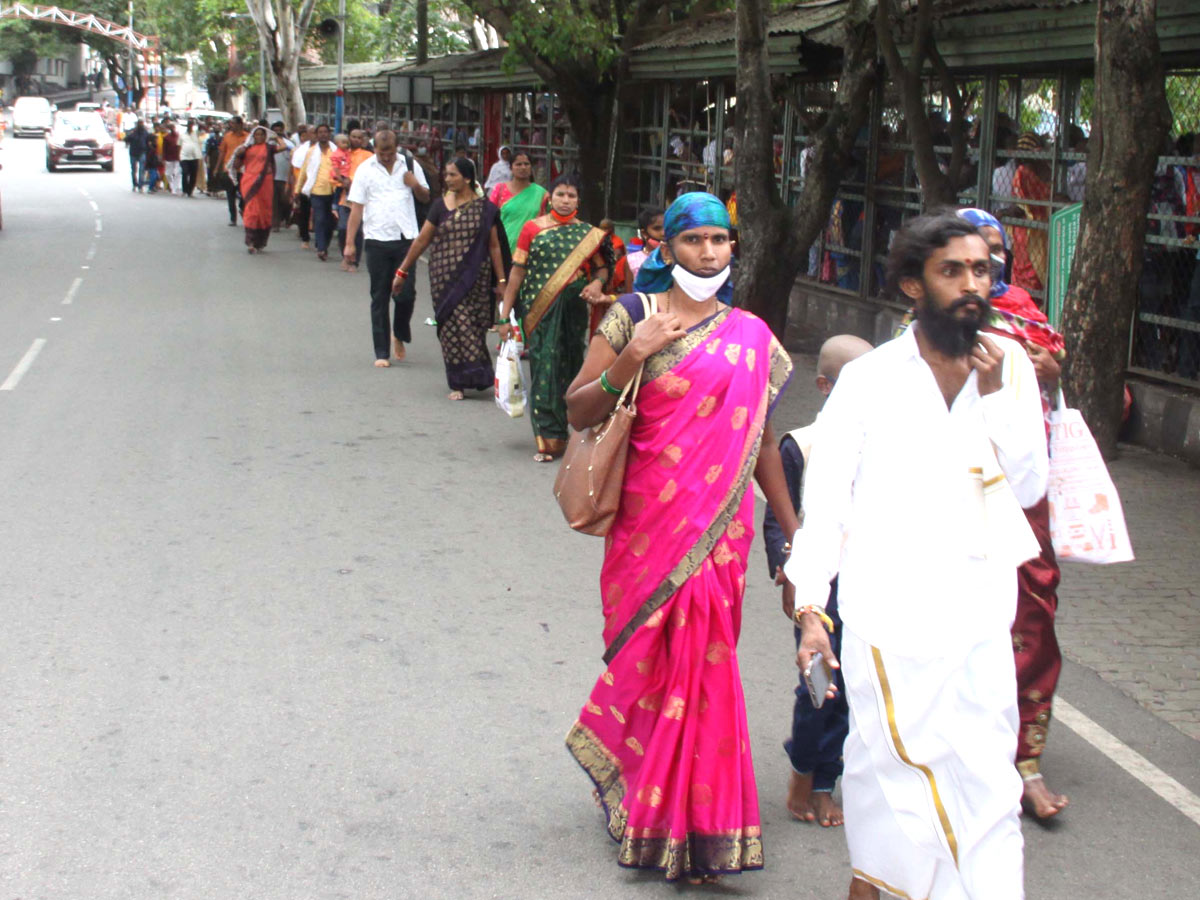 Huge Devotees Rush At Tirumala Tirupati Temple - Sakshi20