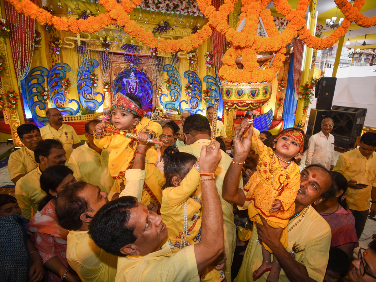 Krishna Janmashtami Festival 2022 Photo Gallery - Sakshi4