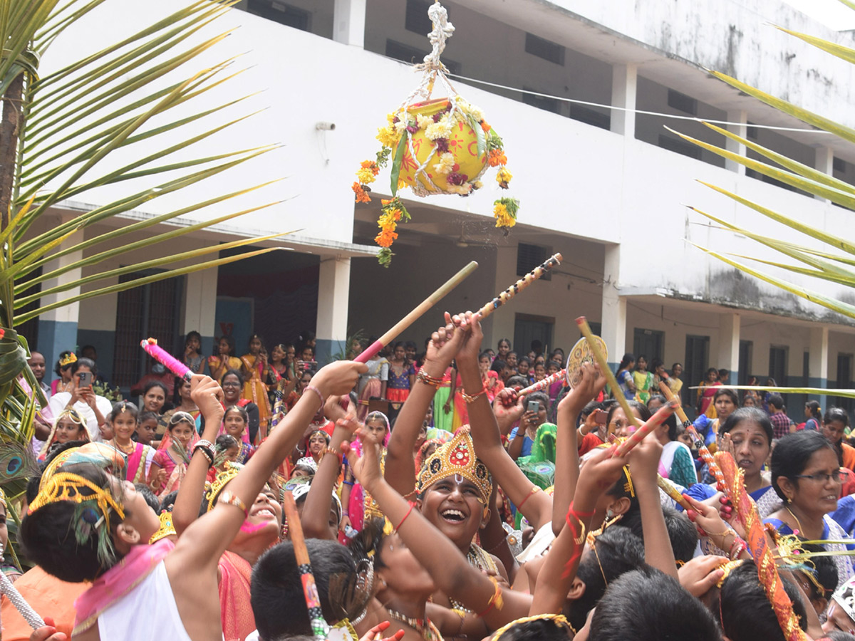 Best Photos of The Week in AP and Telangana Photo Gallery - Sakshi15