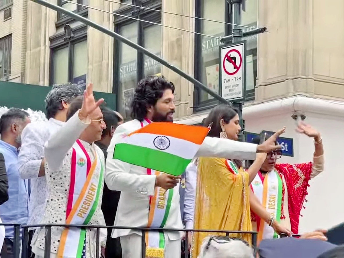 Allu Arjun makes grand entry at India Day parade in New York - Sakshi4