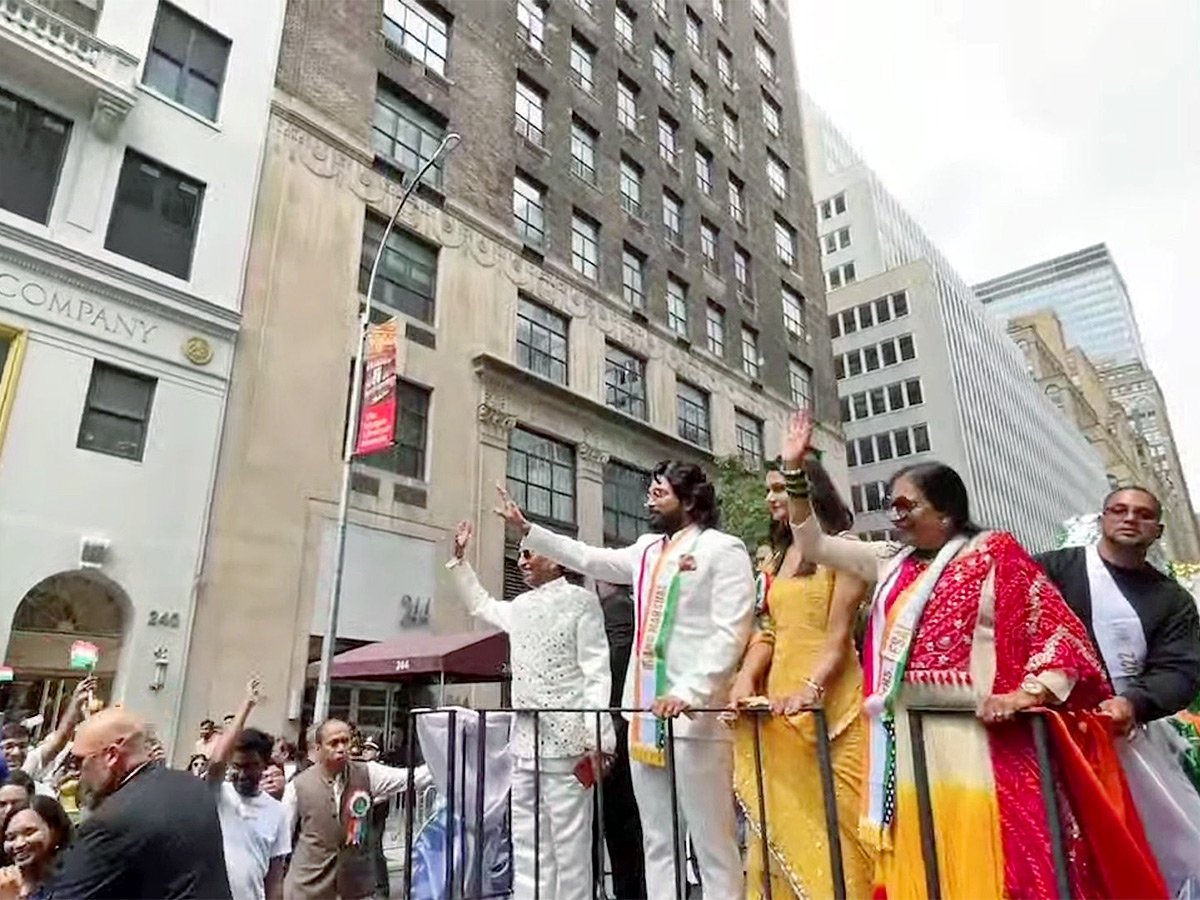 Allu Arjun makes grand entry at India Day parade in New York - Sakshi5