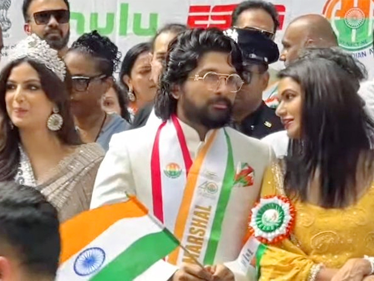 Allu Arjun makes grand entry at India Day parade in New York - Sakshi9