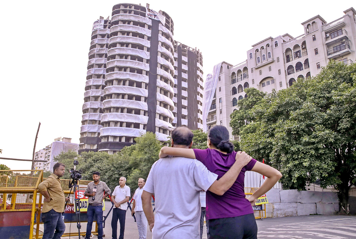 Noida Supertech Twin Towers Demolition - Sakshi11