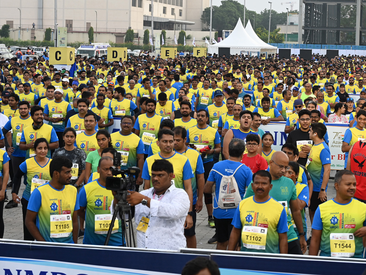 NMDC Hyderabad Marathon 2022 Photo Gallery - Sakshi25