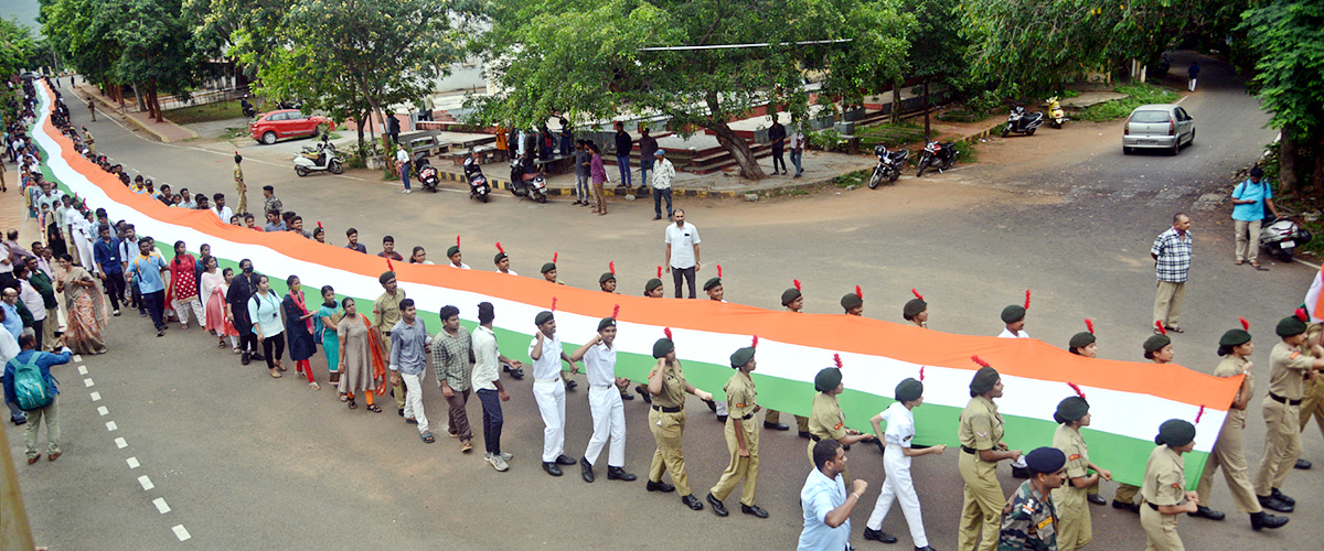 AU Engineering College Students Rally with 500 feet National flag - Sakshi5