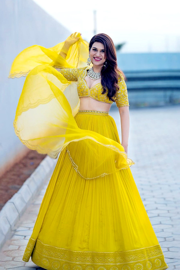 Shraddha Das Latest Photo Gallery - Sakshi18