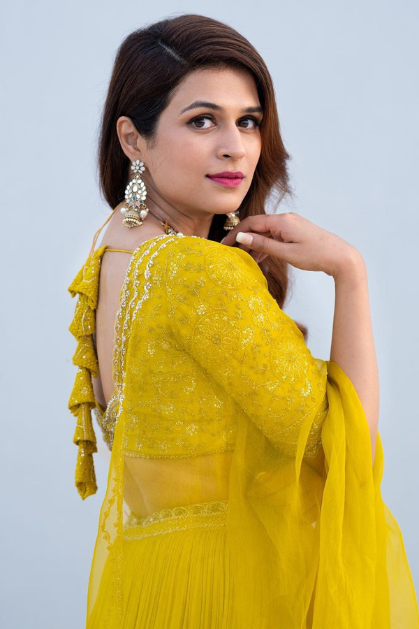 Shraddha Das Latest Photo Gallery - Sakshi9