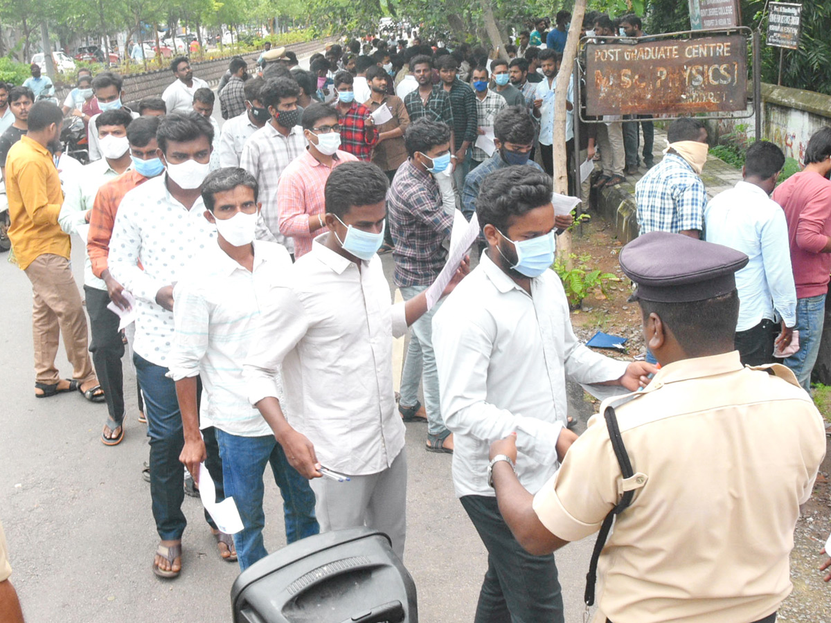 Telangana SI recruitment exam Photo Gallery - Sakshi10
