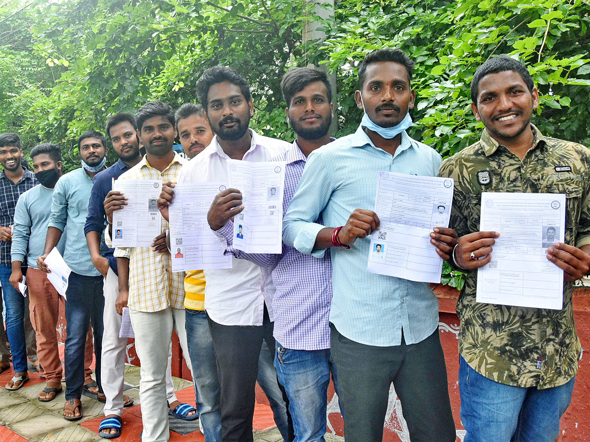 Telangana SI recruitment exam Photo Gallery - Sakshi12