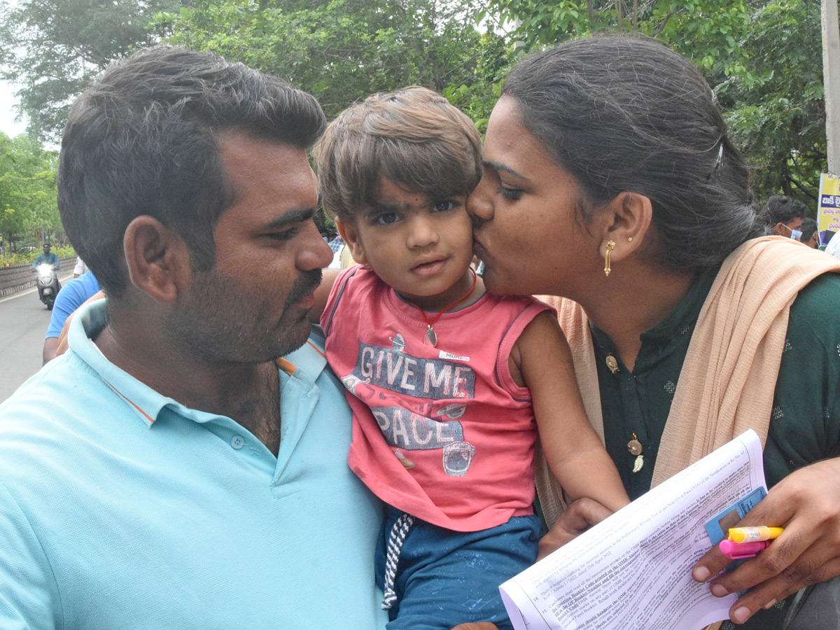 Telangana SI recruitment exam Photo Gallery - Sakshi14