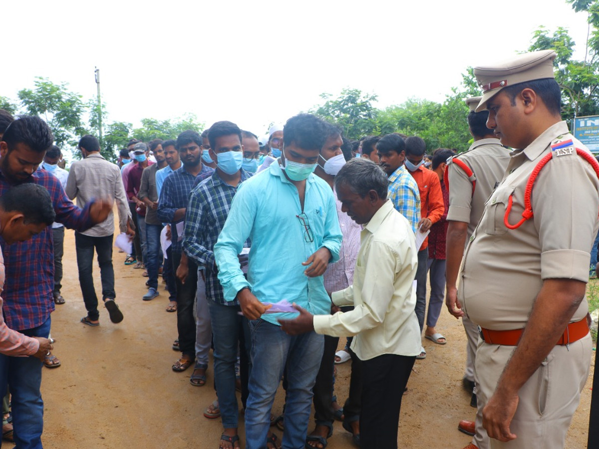 Telangana SI recruitment exam Photo Gallery - Sakshi7