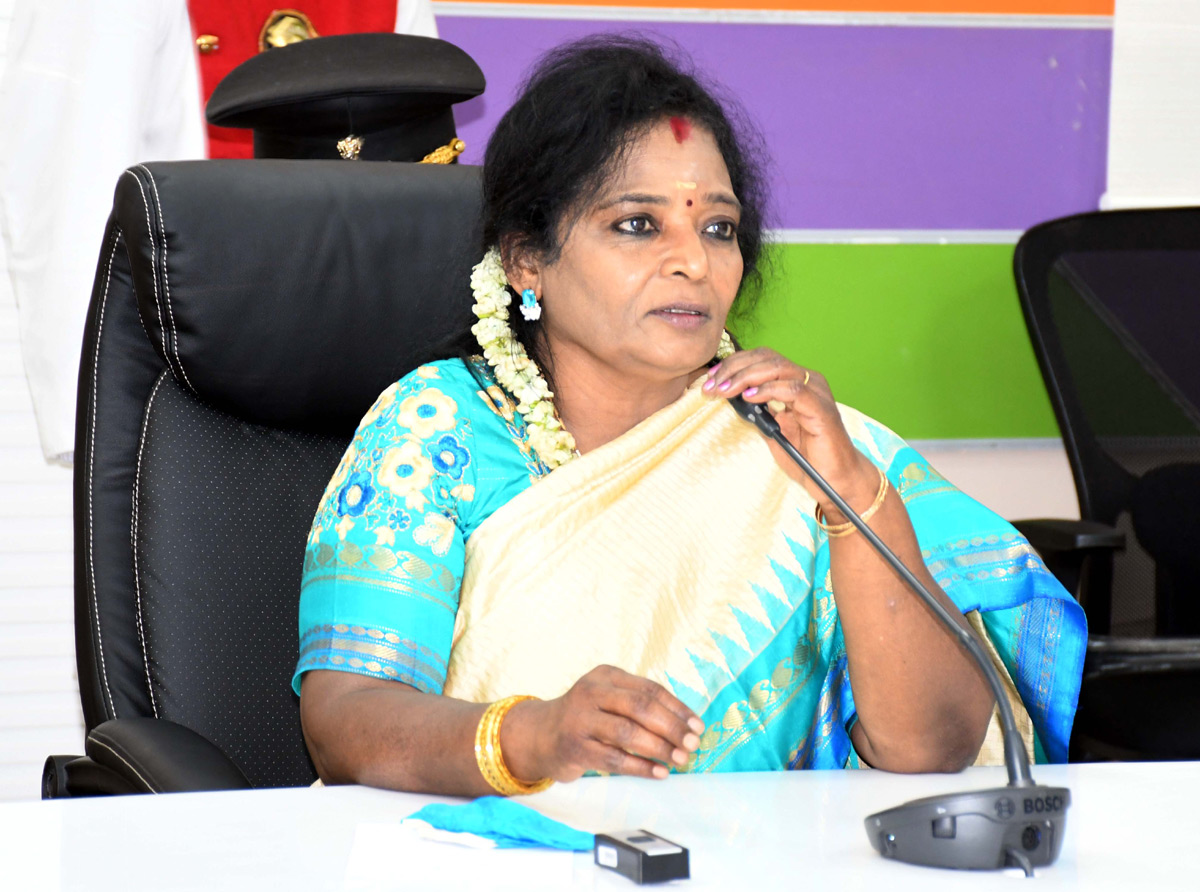 Telangana Governor Tamilisai Visits IIIT Basara - Sakshi20