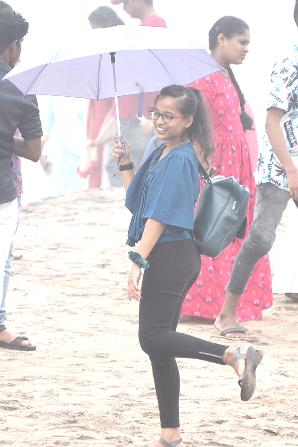 Friendship Day Celebrations in Visakhapatnam RK Beach Pics - Sakshi19