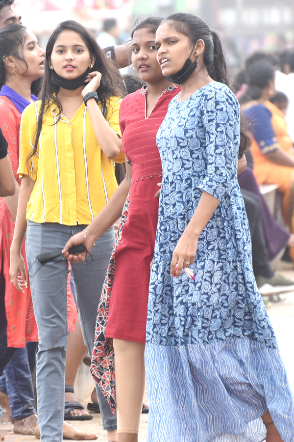 Friendship Day Celebrations in Visakhapatnam RK Beach Pics - Sakshi20