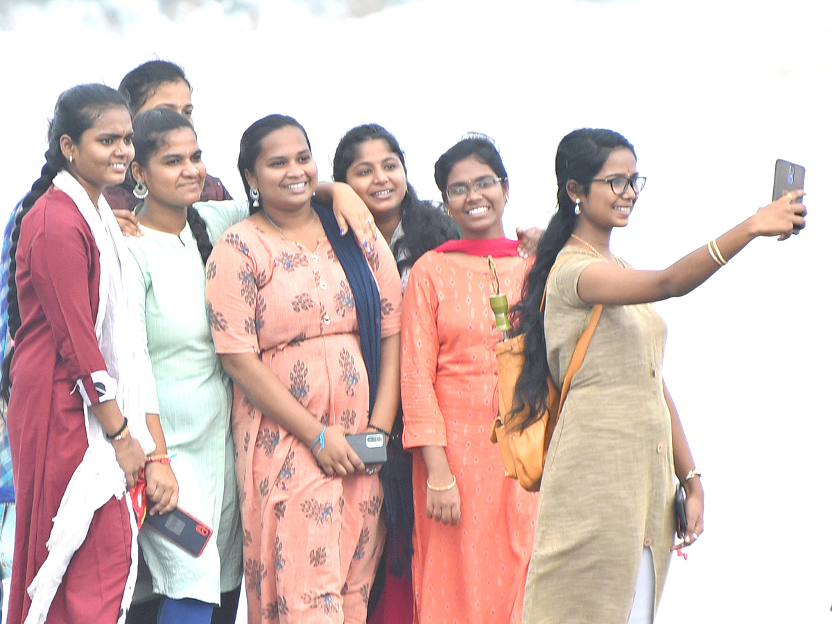 Friendship Day Celebrations in Visakhapatnam RK Beach Pics - Sakshi4