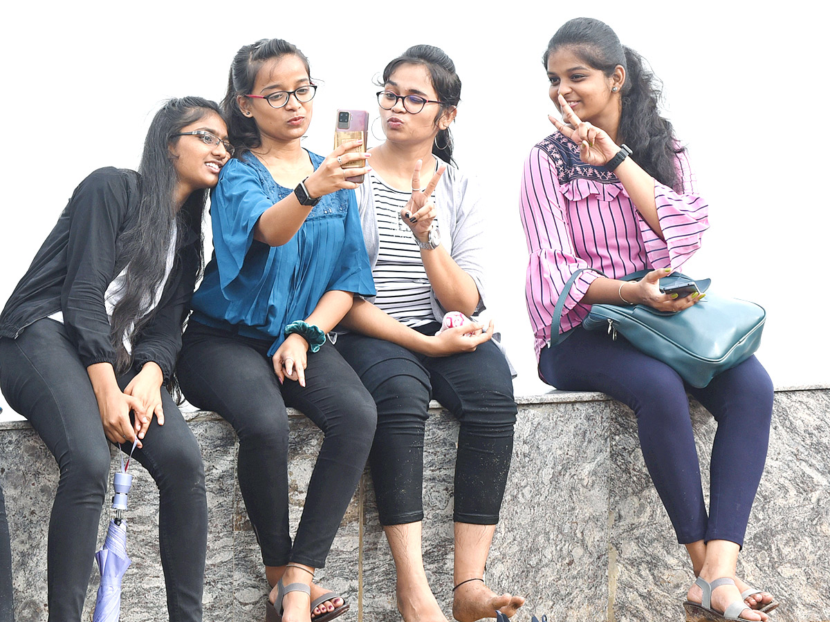 Friendship Day Celebrations in Visakhapatnam RK Beach Pics - Sakshi5