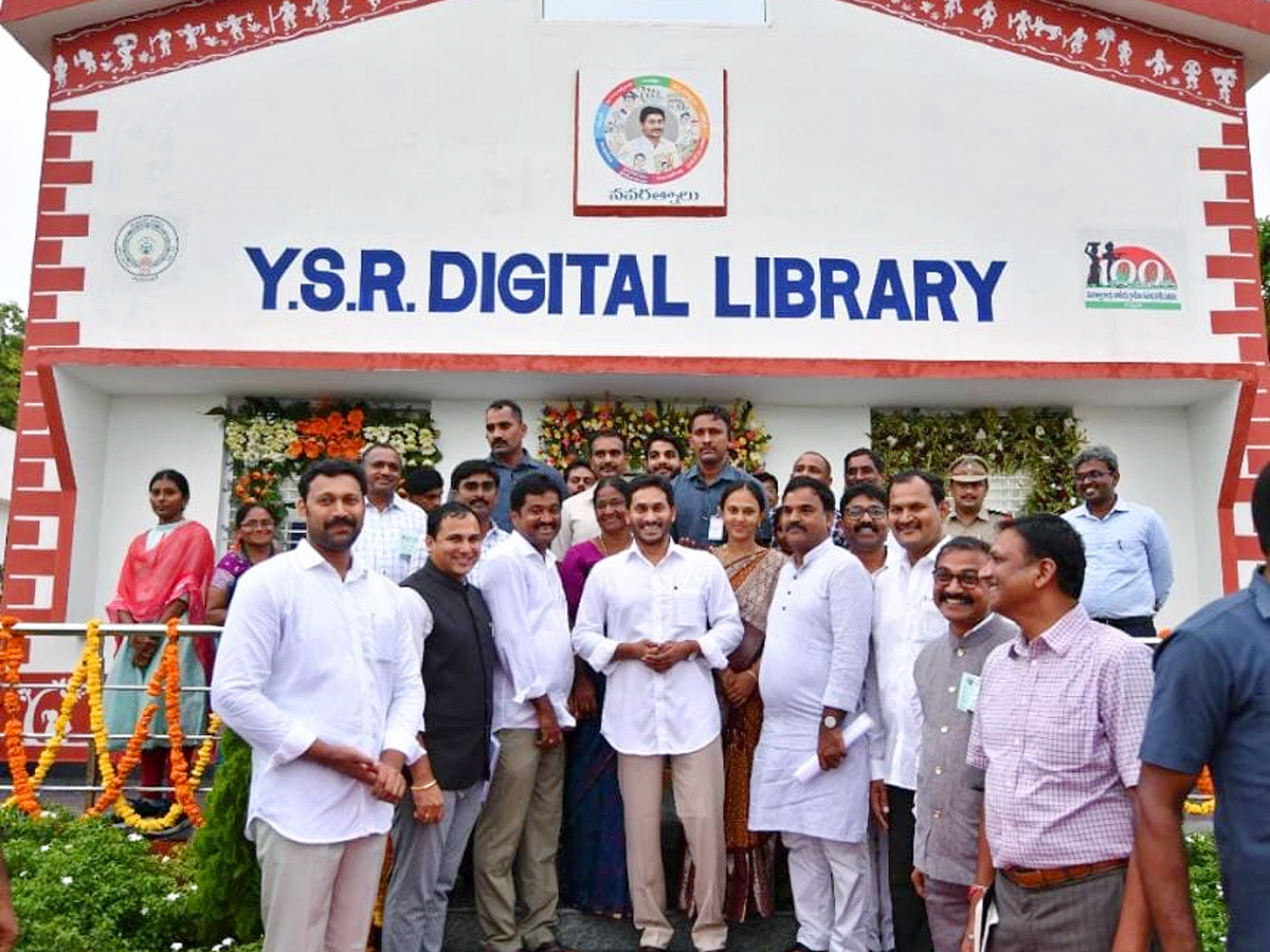 CM Jagan Inaugurates Village Secretariat AT Velpula - Sakshi26