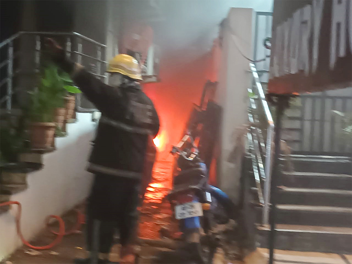 Fire Accident In Secunderabad Ruby Hotel Photos - Sakshi1