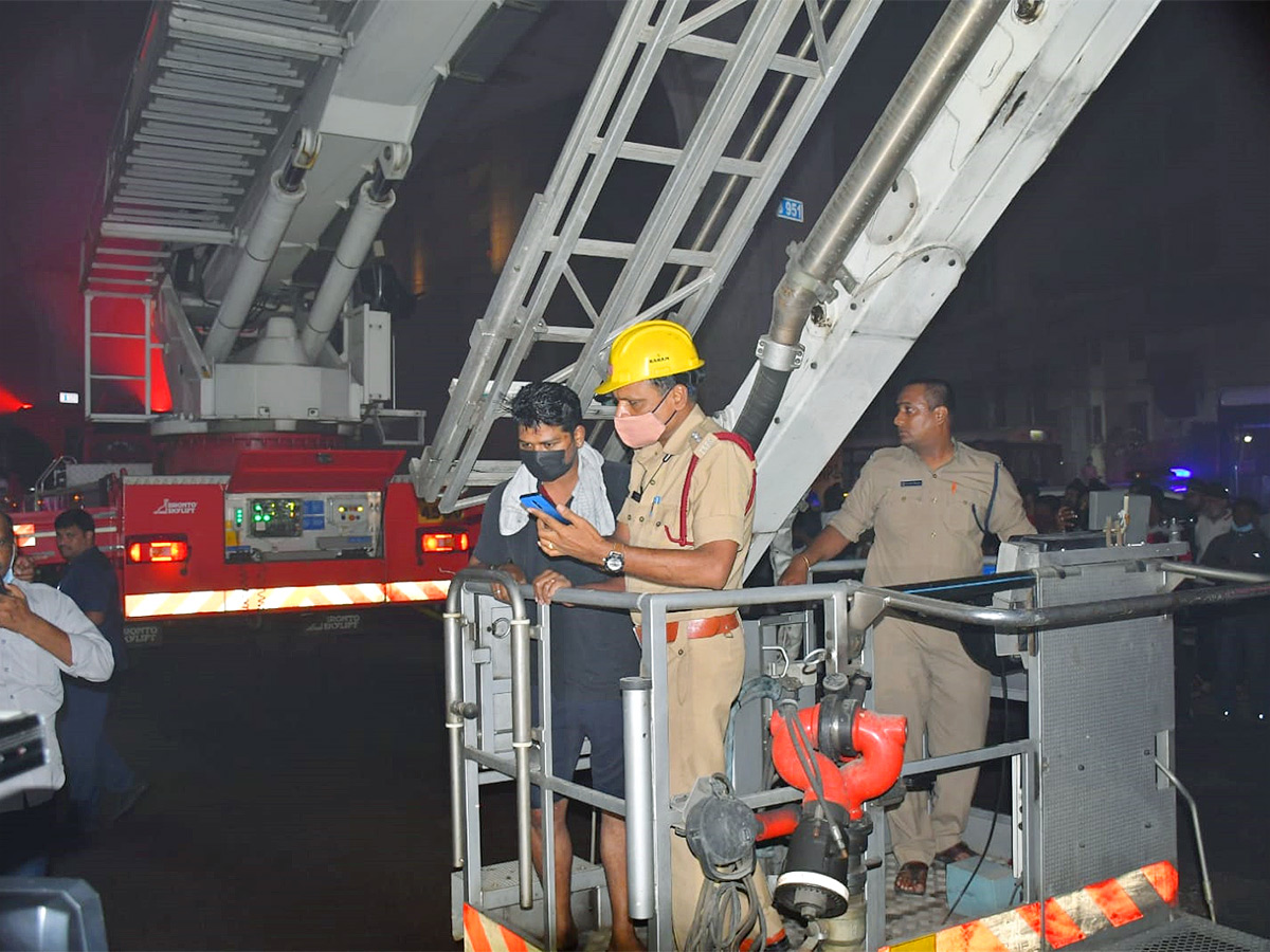 Fire Accident In Secunderabad Ruby Hotel Photos - Sakshi7