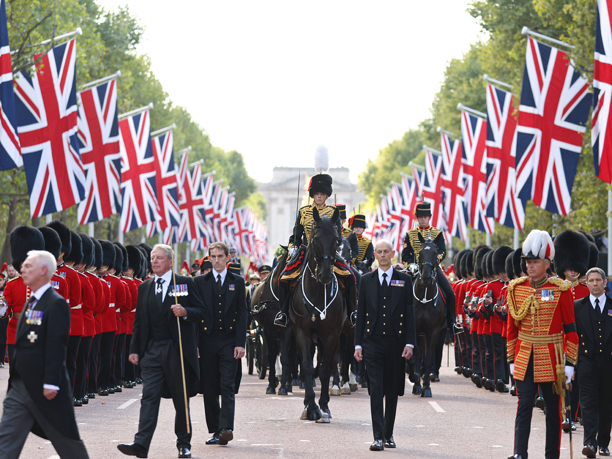 King Charles William and Harry join queens coffin at Westminster Hall Photo Gallery - Sakshi21