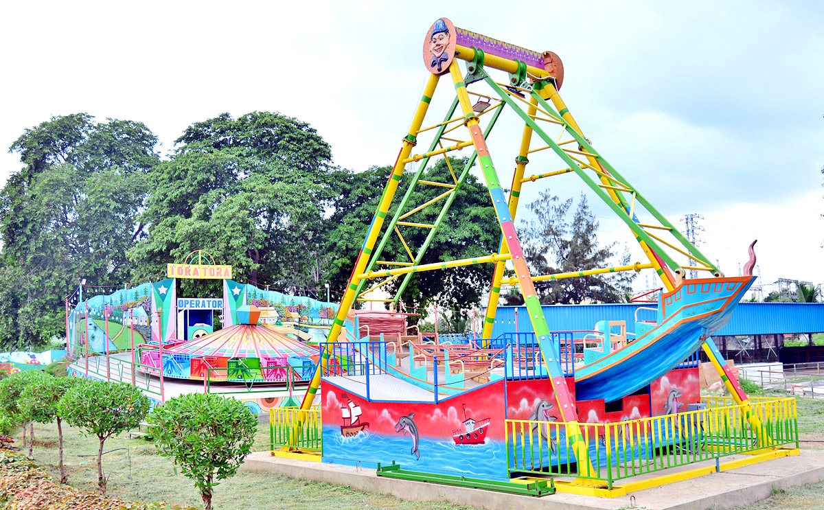 Rajiv Gandhi Park in Vijayawada - Sakshi2
