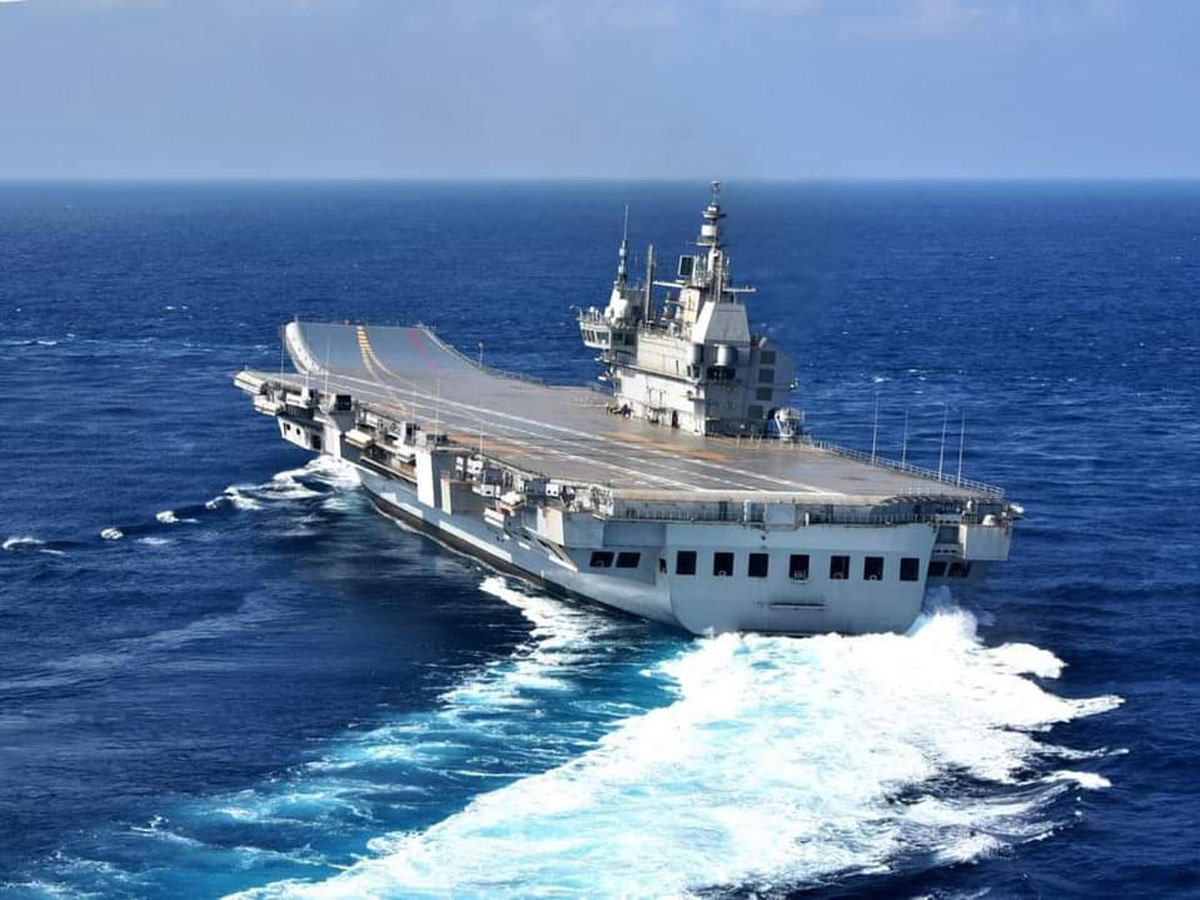 PM Modi Receives Guard Of Honour On INS Vikrant Commission At Kochi Shipyard Photo Gallery - Sakshi12