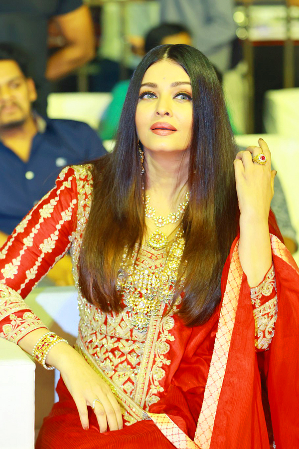 Aishwarya Rai bachchan Ponniyin Selvan Pre Release Event - Sakshi23