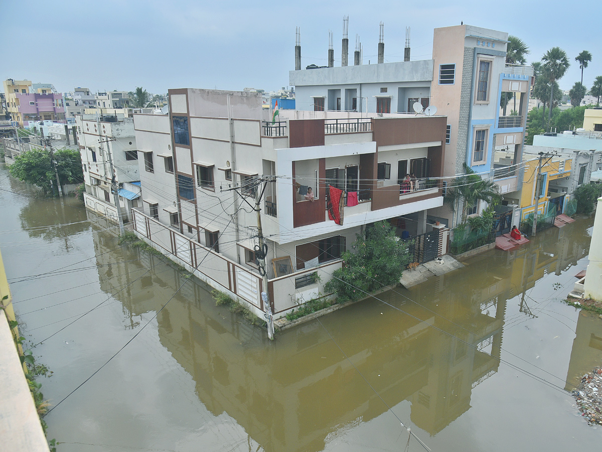 Heavy Rain in Hyderabad Photo Gallery - Sakshi10
