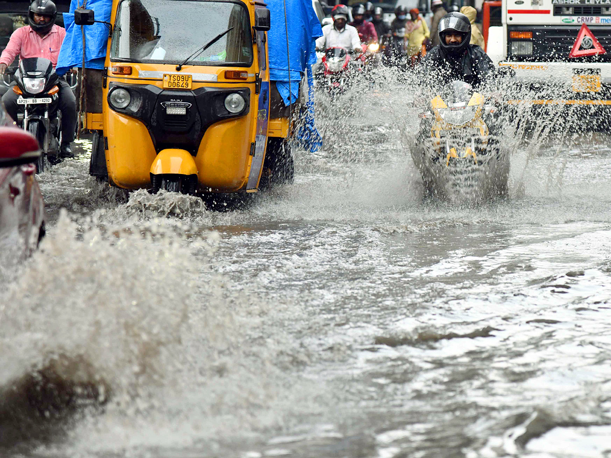 Heavy Rain in Hyderabad Photo Gallery - Sakshi1