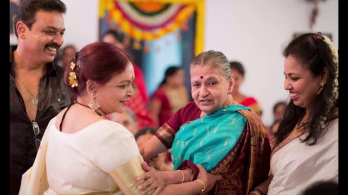 Mahesh Babu Mother Indira Devi With Family Members Photos  - Sakshi3