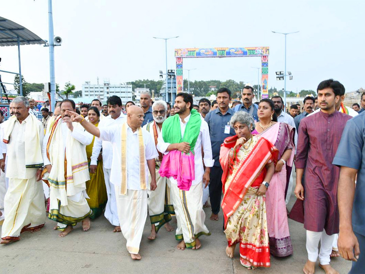 AP CM YS Jagan Tirumala Brahmotsavam 2022 - Sakshi18