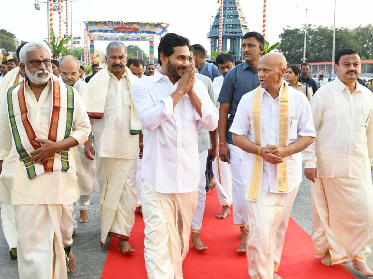 AP CM YS Jagan Tirumala Brahmotsavam 2022 - Sakshi6