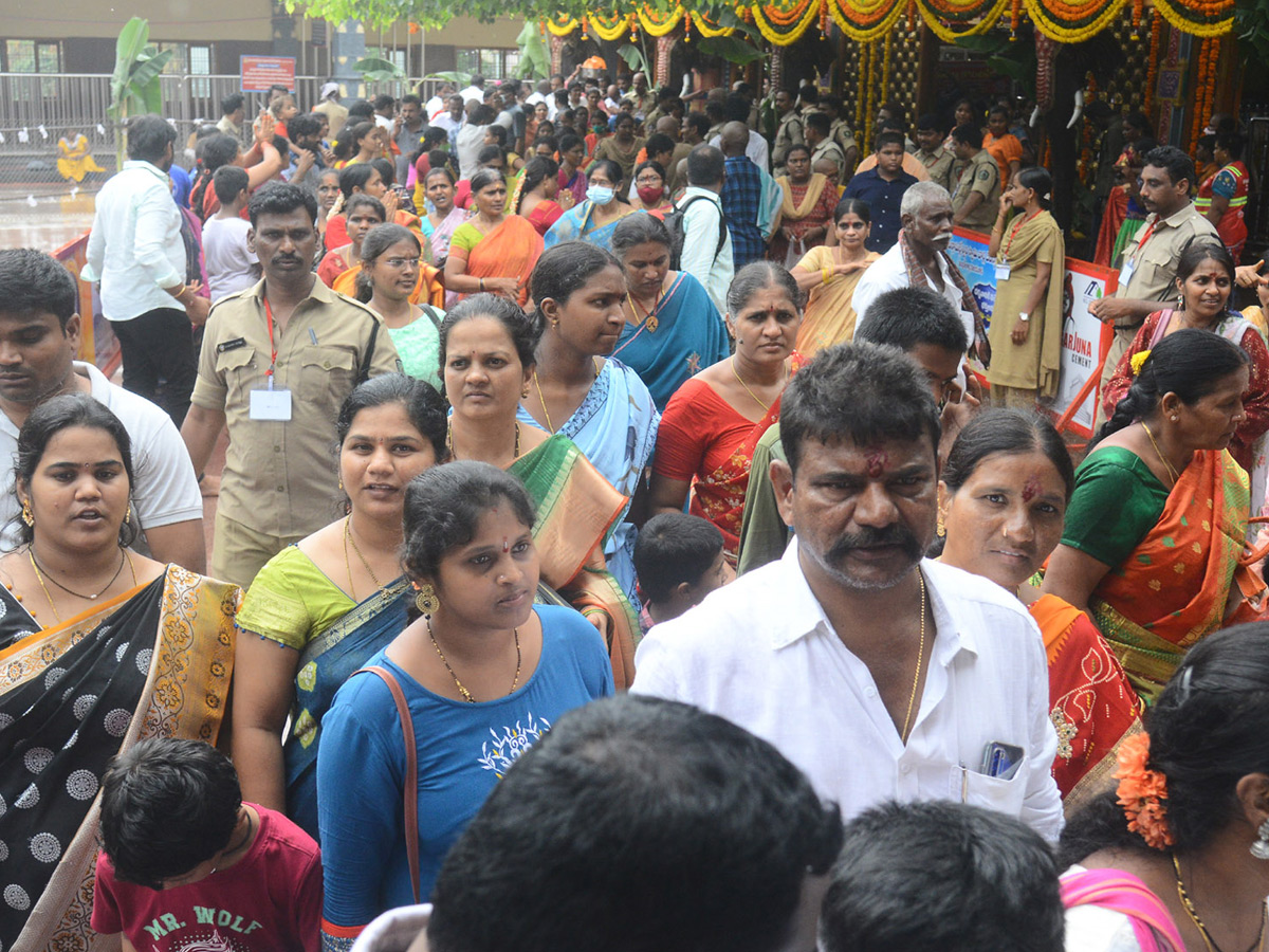 vijayawada Sri Lalitha Tripura Sundari Devi Photo Gallery - Sakshi12