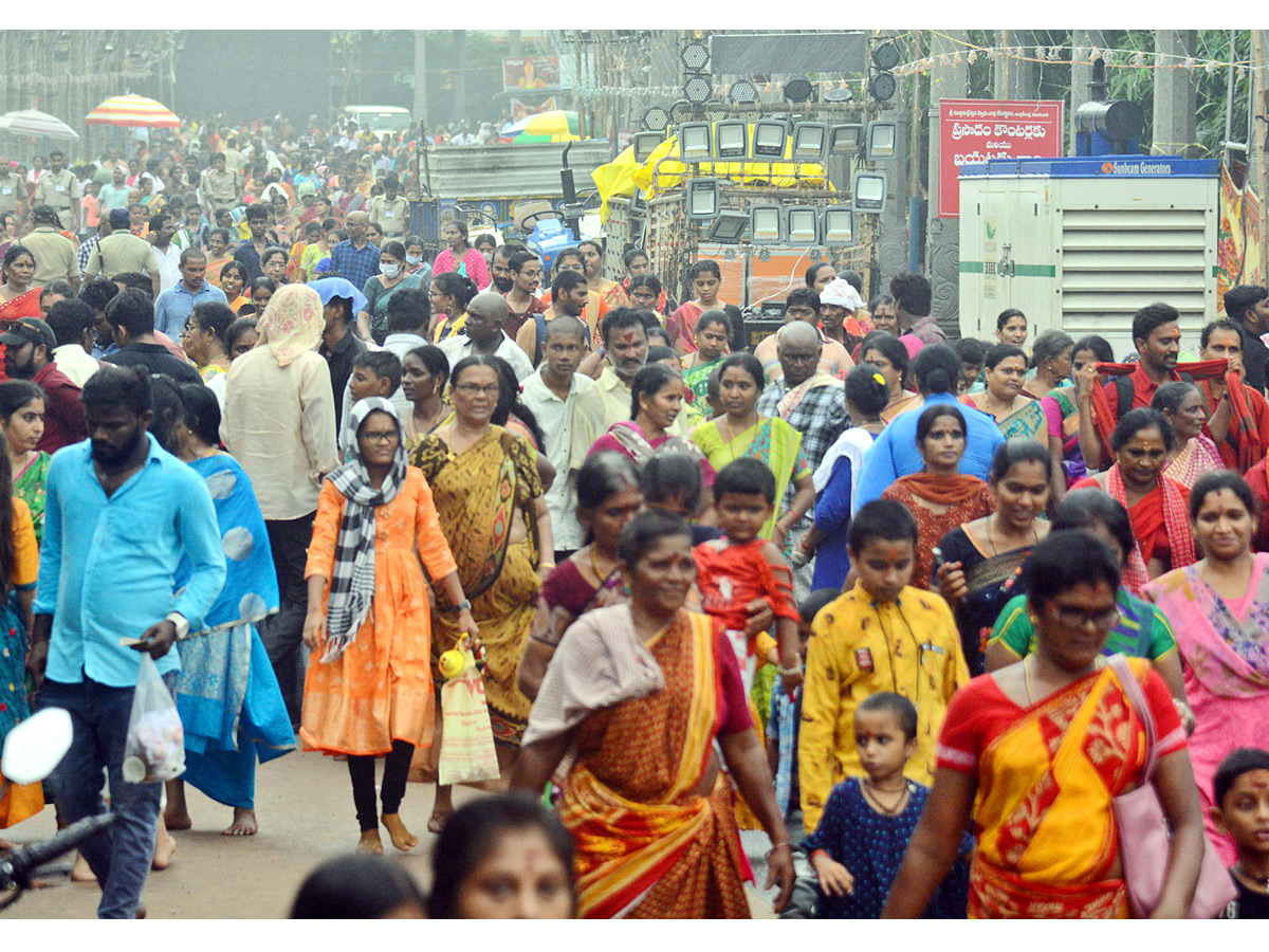 vijayawada Sri Lalitha Tripura Sundari Devi Photo Gallery - Sakshi14