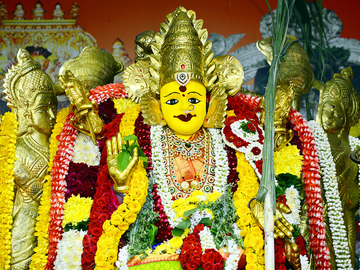 vijayawada Sri Lalitha Tripura Sundari Devi Photo Gallery - Sakshi25