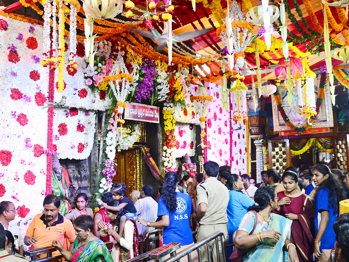 vijayawada Sri Lalitha Tripura Sundari Devi Photo Gallery - Sakshi4