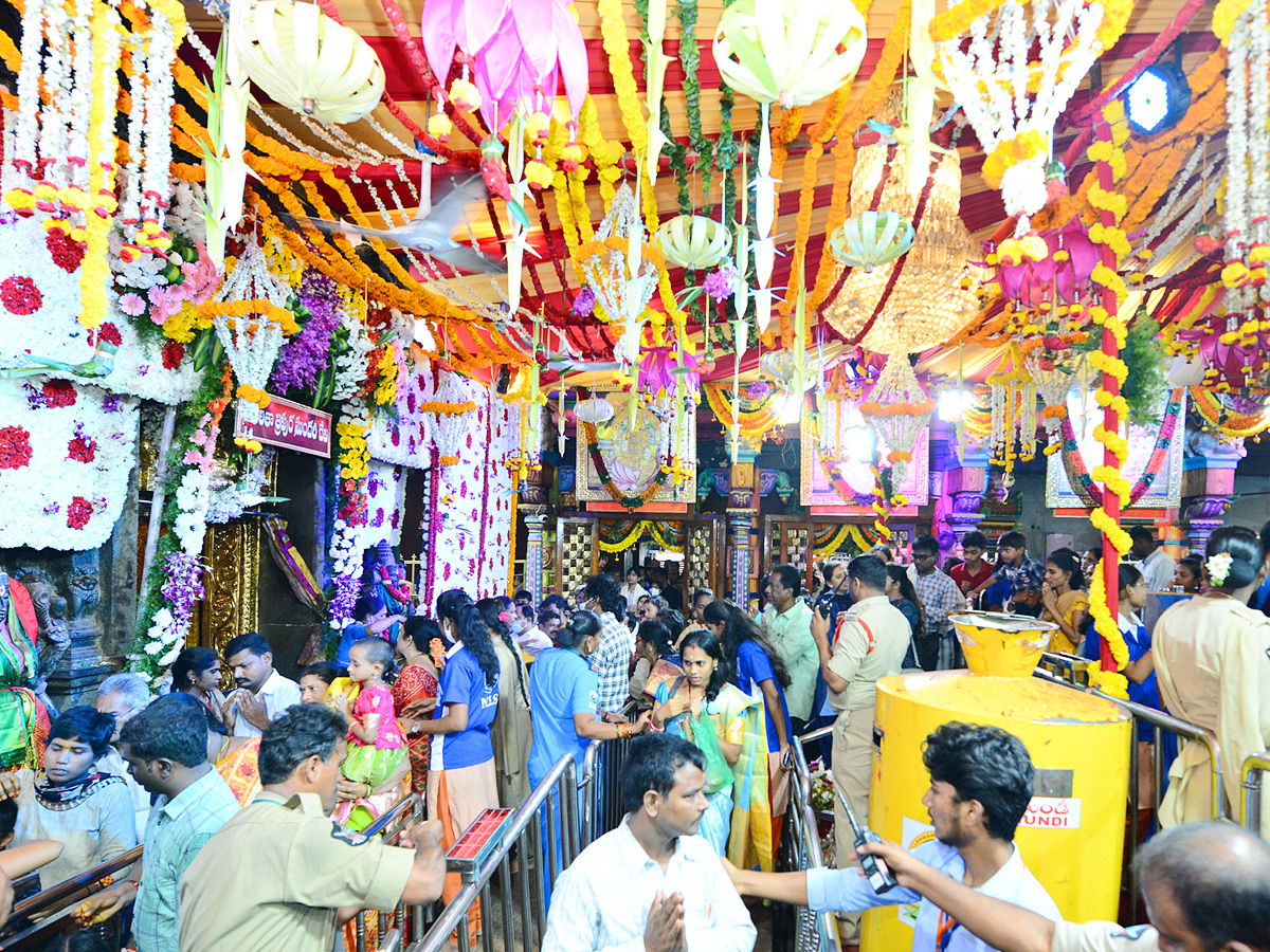 vijayawada Sri Lalitha Tripura Sundari Devi Photo Gallery - Sakshi5
