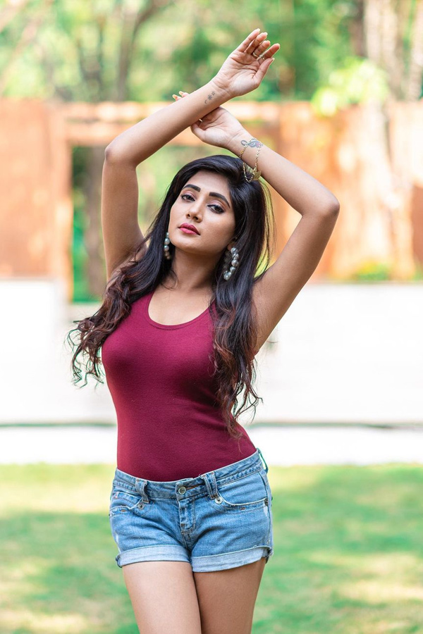 Bigg Boss 6 Telugu Contestant Vasanthi Krishnan Photo Gallery - Sakshi4