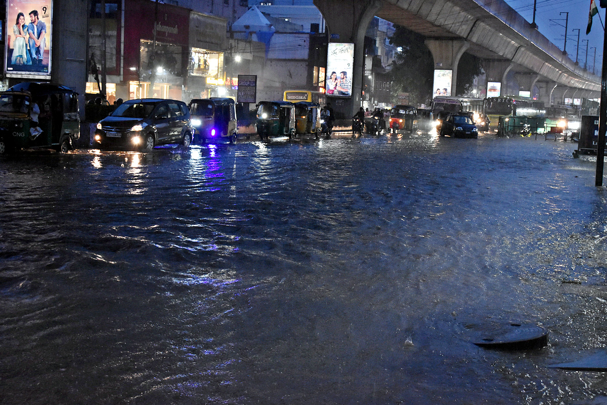 Heavy Rains in Hyderabad - Sakshi18