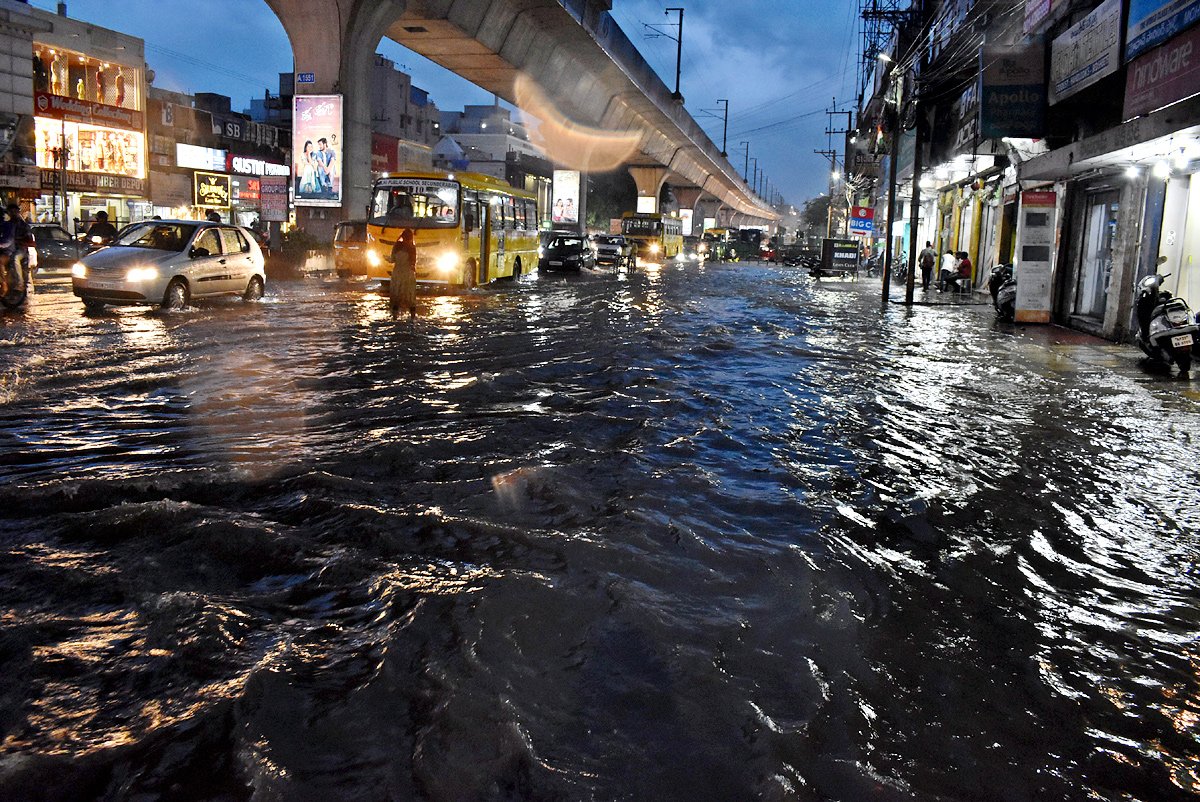 Heavy Rains in Hyderabad - Sakshi20
