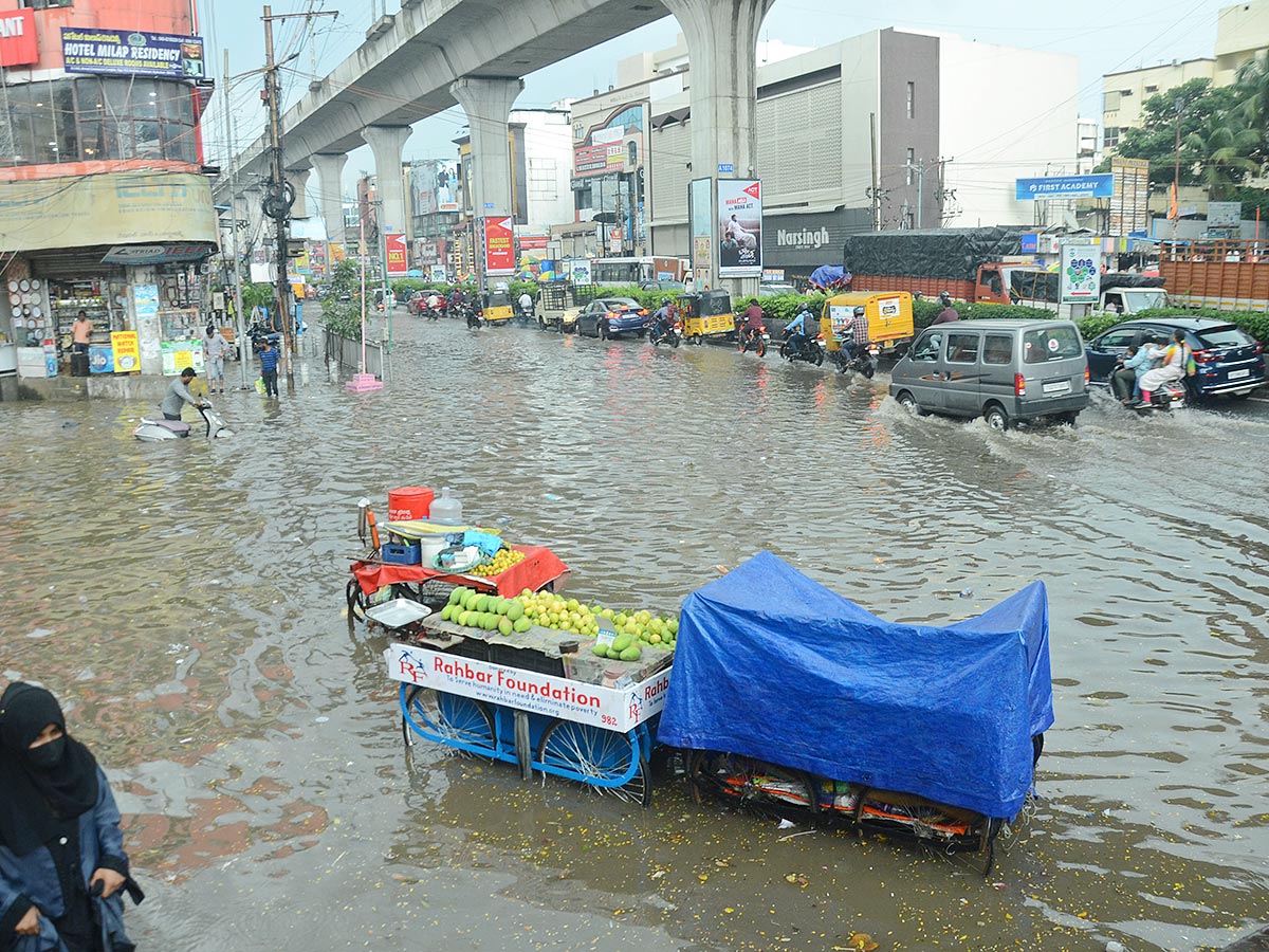 Heavy Rain in Hyderabad - Sakshi11