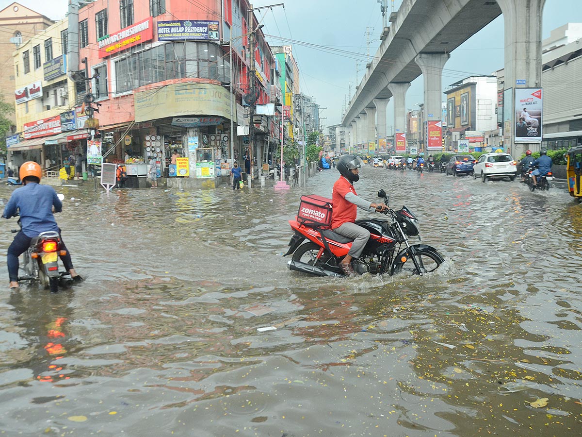 Heavy Rain in Hyderabad - Sakshi2