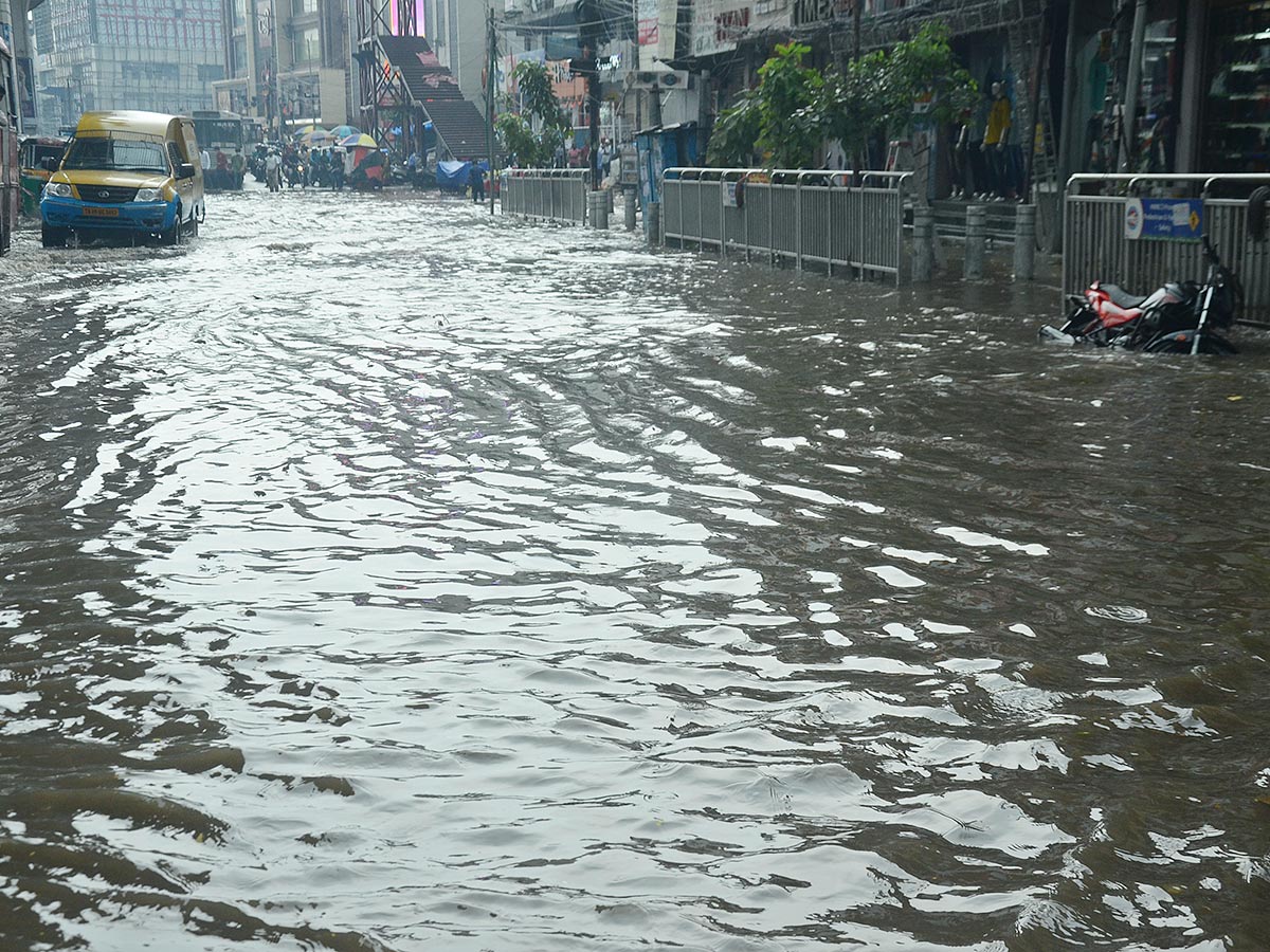 Heavy Rain in Hyderabad - Sakshi4