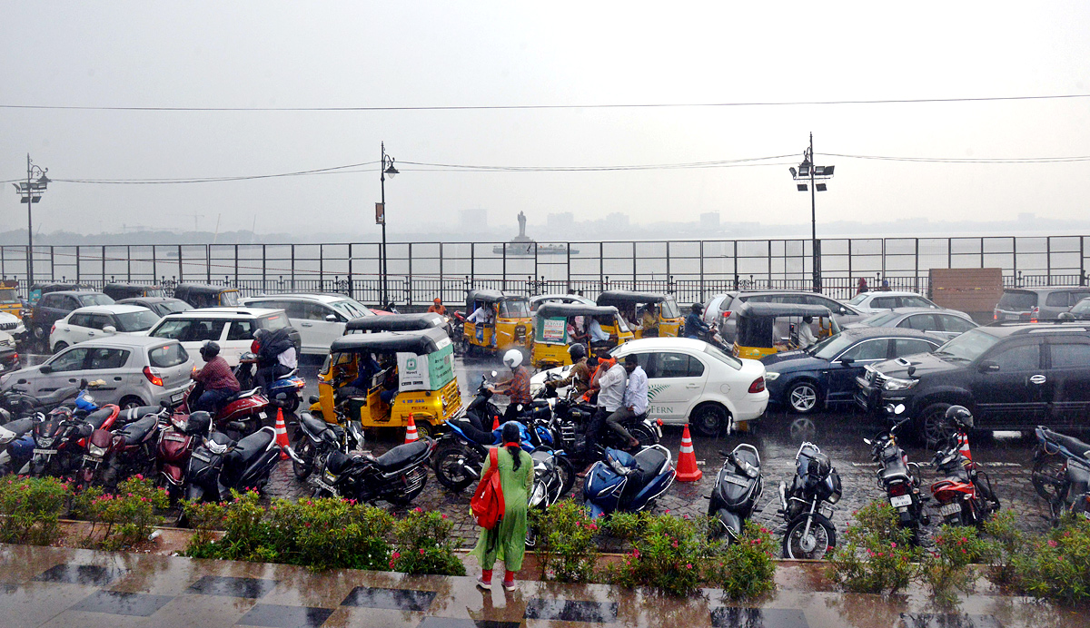Heavy Rains in Hyderabad - Sakshi16