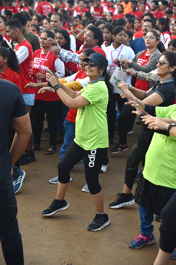 Hyderabad: Necklace Road PUREathon 2K 5K Fun Walk Run Photos - Sakshi20
