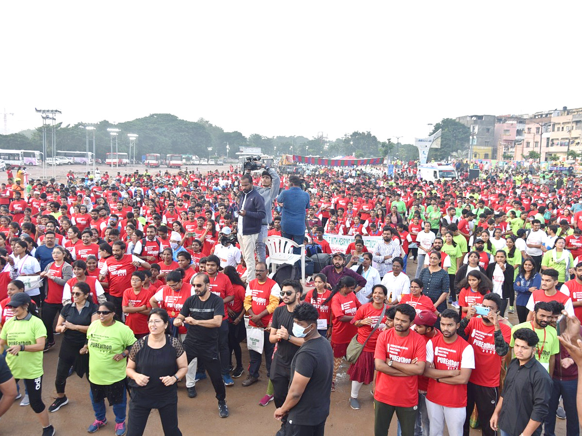 Hyderabad: Necklace Road PUREathon 2K 5K Fun Walk Run Photos - Sakshi7