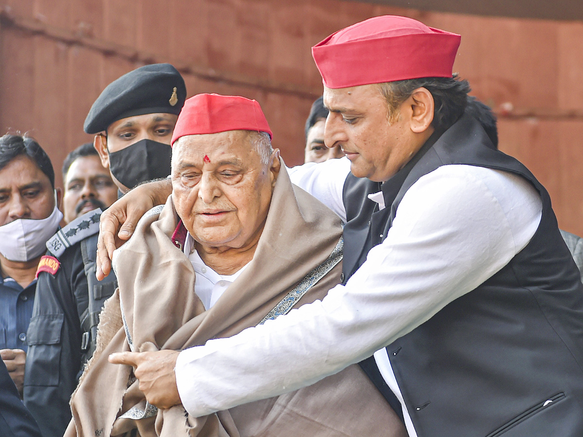 Remembering Mulayam Singh Yadav Pictures Photo Gallery - Sakshi15
